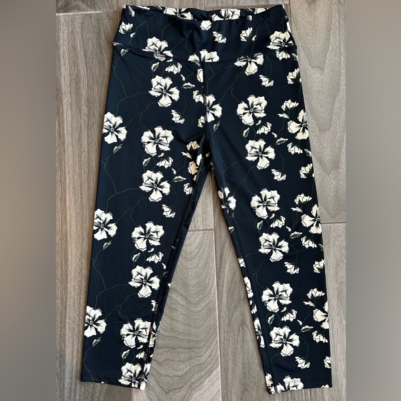 Sam Edelman Pants - Sam Edelman High Waisted Floral Cropped Leggings Size L